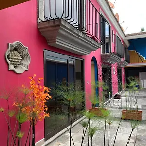 https://casa-los-santos.guatemalaantiguahotels.com