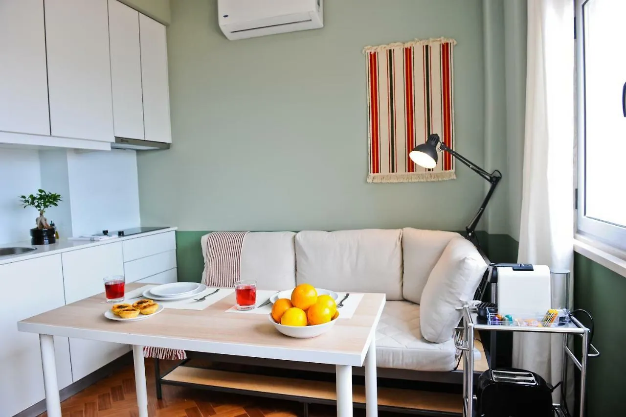 Mojito Breeze In Lisbon By Misha'S Place 3C